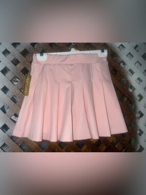 NWT Riley & James Pink Pleated Women’s Skort size small